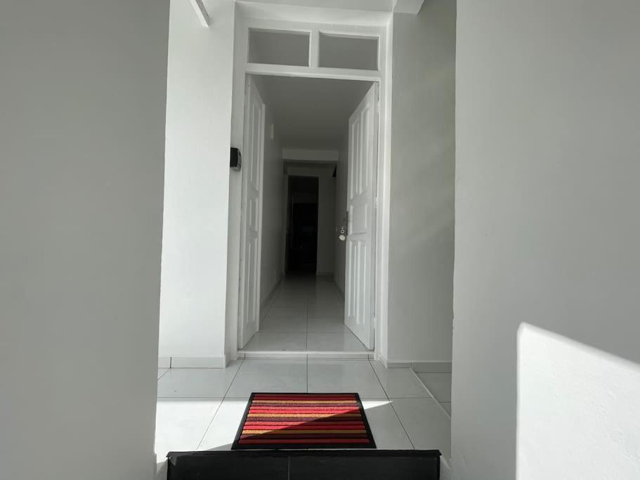 Kay Johanna Les Abymes Exterior foto