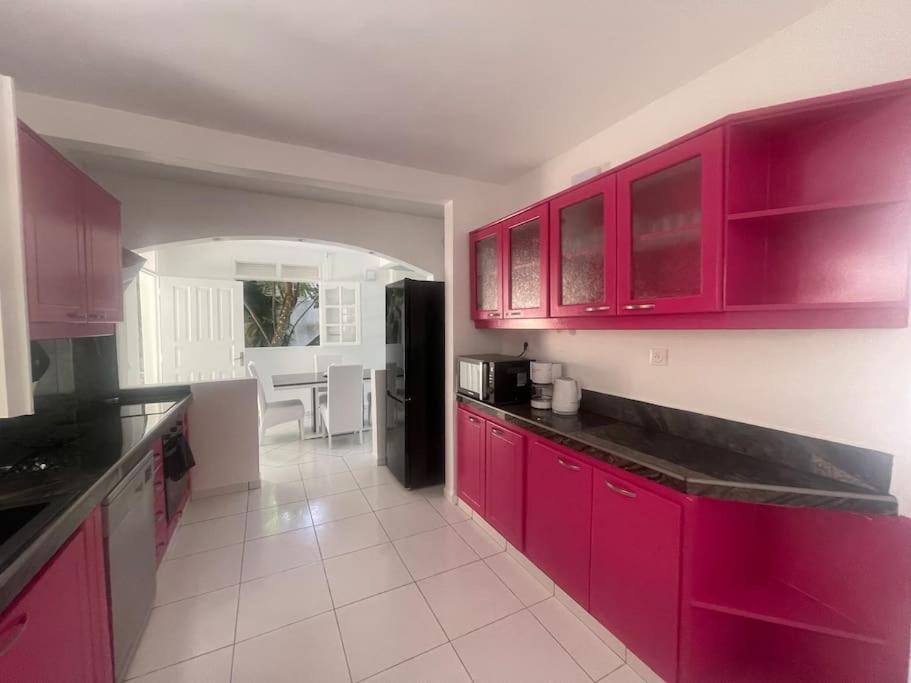 Kay Johanna Les Abymes Exterior foto
